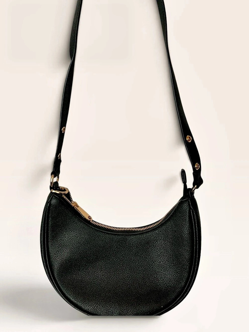 VINTAMO Black Crescent Hobo Shoulder Crossbody Bag Gold Hardware New no tags
